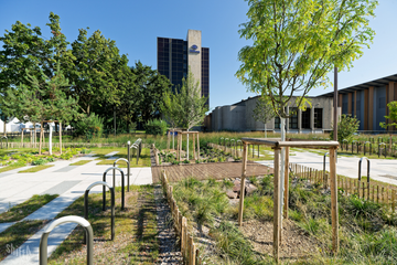 Photographie du parvis du PEX de Strasbourg.
