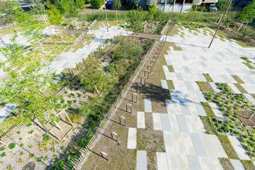 Photographie du parvis du PEX de Strasbourg.